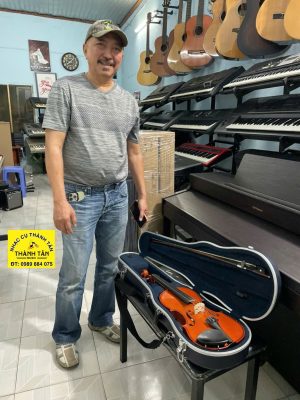 Thu mua đàn Violin từ phổ thông đến cao cấp tại TP HCM – Nhạc Cụ Thành Tân nhận thu mua đàn Violin cũ và đã qua sử dụng, liên hệ 0989 884 075